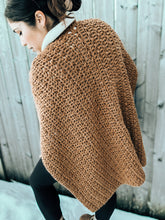 Cargar imagen en el visor de la galería, Golden Hour Cape - Patrón a Crochet