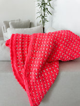 Cargar imagen en el visor de la galería, Mantita Cloud Version Bulky - Patron Crochet