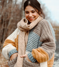 Cargar imagen en el visor de la galería, Cardigan Fireside - Patrón Crochet