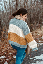 Cargar imagen en el visor de la galería, Cardigan Fireside - Patrón Crochet