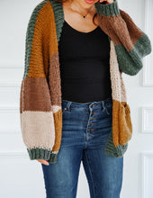 Cargar imagen en el visor de la galería, Cardigan Fireside - Patron Dos Agujas