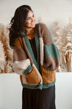 Cargar imagen en el visor de la galería, Cardigan Fireside - Patron Dos Agujas