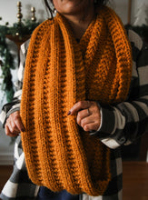 Cargar imagen en el visor de la galería, Bufanda Nora - Patrón A Dos agujas