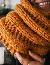 Cargar imagen en el visor de la galería, Bufanda Nora - Patrón A Dos agujas