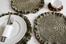 Cargar imagen en el visor de la galería, Individuales & Posavasos Ruffle - Patron a Crochet