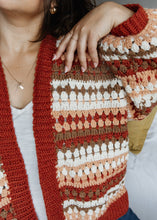Cargar imagen en el visor de la galería, Cardigan Riverbed - Patron Crochet