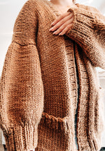 Cargar imagen en el visor de la galería, Cardigan Dalia - Tejido a Dos Agujas