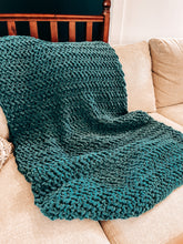 Cargar imagen en el visor de la galería, Mantita Movie Night - Patrón Crochet