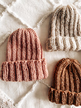 Cargar imagen en el visor de la galería, Gorro Luca - Patrón Dos Agujas