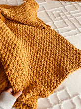 Cargar imagen en el visor de la galería, La Mantita de Dani - patrón Crochet