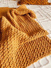 Cargar imagen en el visor de la galería, La Mantita de Dani - patrón Crochet