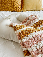 Cargar imagen en el visor de la galería, Mantita Sunny - Patrón Crochet