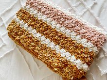 Cargar imagen en el visor de la galería, Mantita Sunny - Patrón Crochet