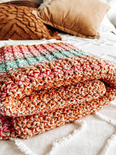 Cargar imagen en el visor de la galería, Mantita Allegra - Patrón Crochet