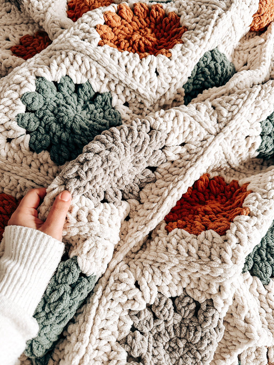 Mantita Winter Blossom - Patrón Crochet