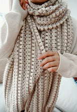 Cargar imagen en el visor de la galería, Bufanda De Los 70s - Patron Crochet
