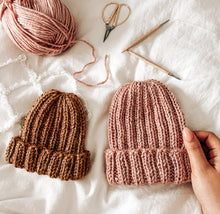 Cargar imagen en el visor de la galería, Gorro Luca - Patrón Dos Agujas
