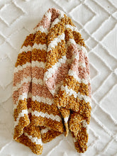Cargar imagen en el visor de la galería, Mantita Sunny - Patrón Crochet
